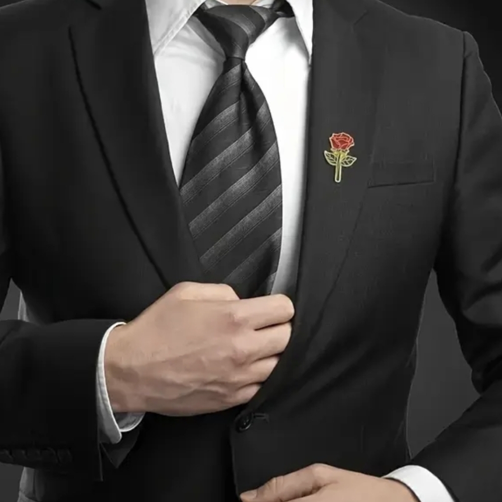 ⚘️ Red Rose Pin - Picture 2 of 6